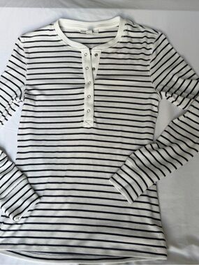ON 34TH Women’s M Navy White Striped Ribbed Henley Tencel Lyocell Top
